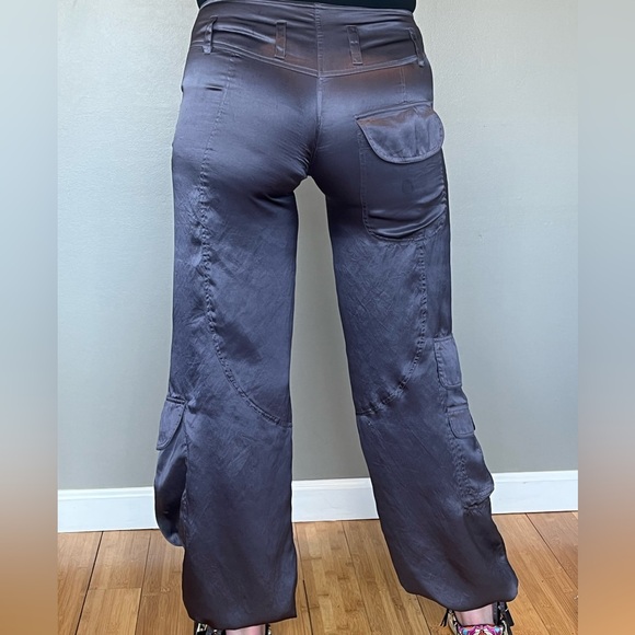 100% Silk Genie pants with Asian style embroidery - Picture 10 of 11